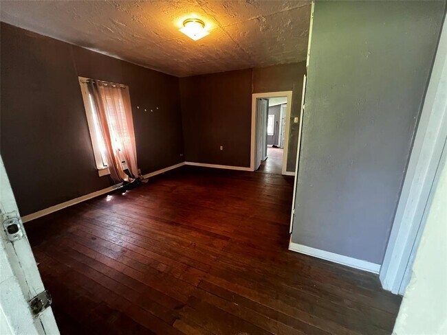 Photo - 4343 Foerster School Rd