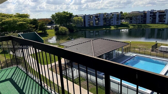 Photo - 1300 SW 122nd Ave Unit 416-2