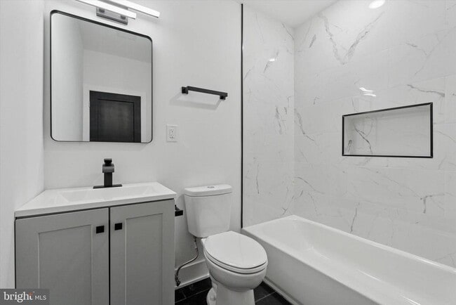 Building Photo - 904 W Arizona St Rental
