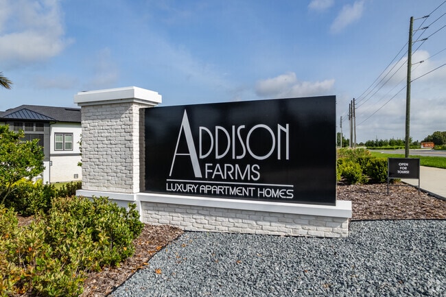 1876 Star Anise Cir Apopka, FL 32703-8445