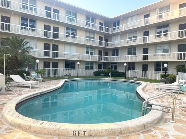 Photo - 1131 SE 4th St