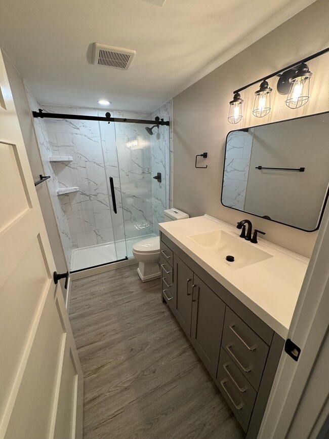 Photo - 2740 W Glenpark Dr