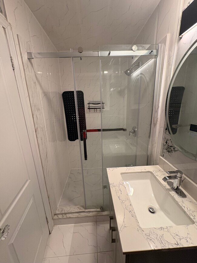 Photo - 143 Simmons Blvd