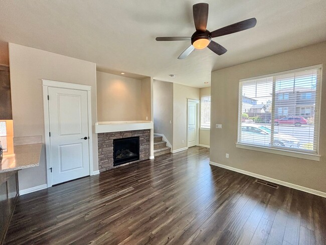 Photo - 2965 Yew Park Ln