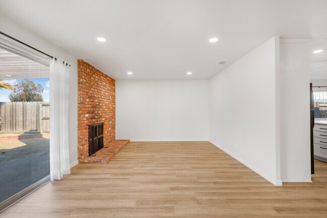 Photo - 4055 Draco Dr