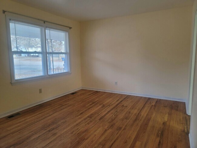 Photo - 5733 E Skinner St