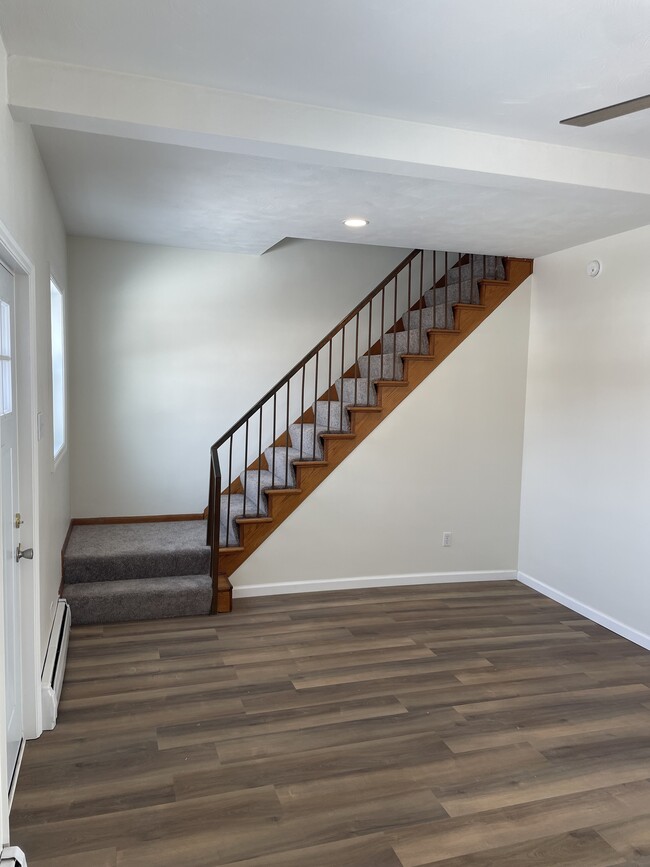 Photo - 128 Main St