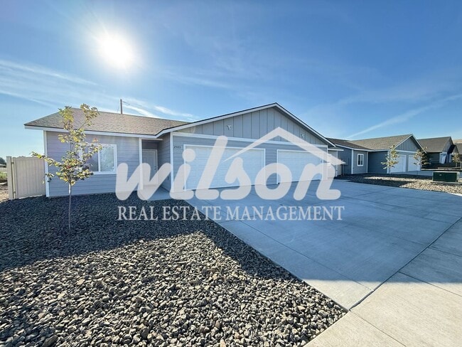 Building Photo - 2503-2505 S 47th Ave Rental