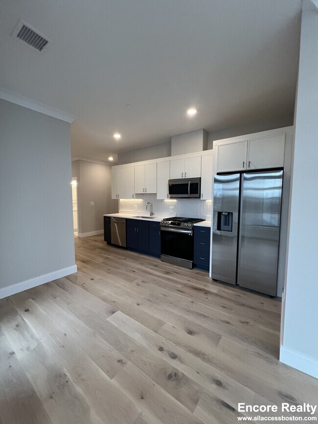 Building Photo - 157 Everett St Unit 308