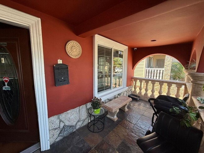 Photo - 4 bed 3 bath plus 2 Extra Bonus Rooms with full bathroom in the back yard