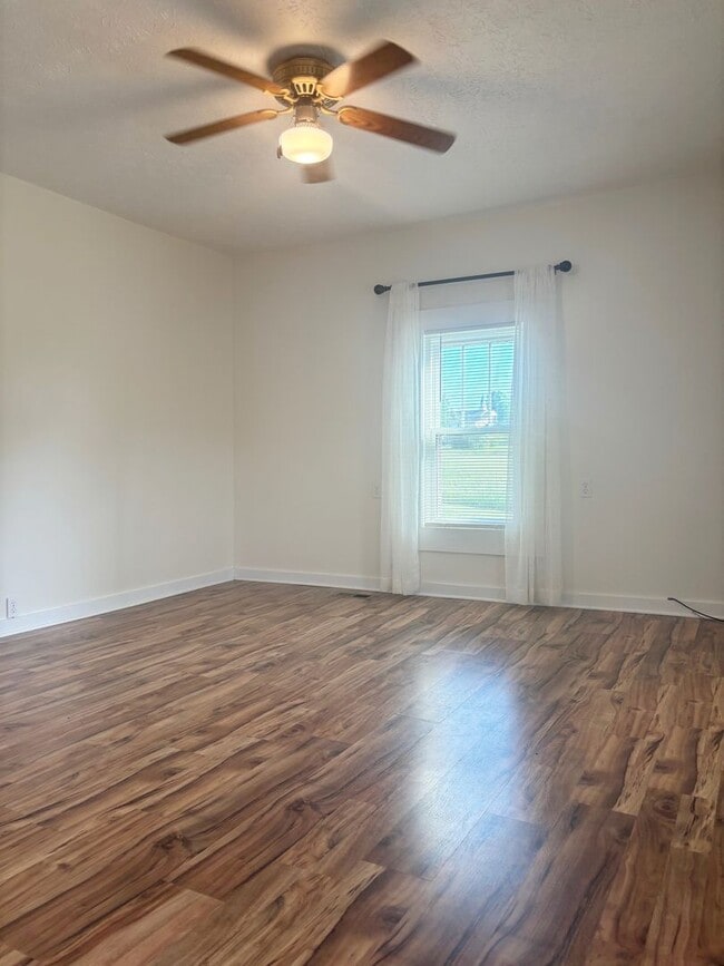 Photo - Maryville 37803 - 1 bedroom, 1 bath home  - Contact Jeremy Logan 865-307-2273