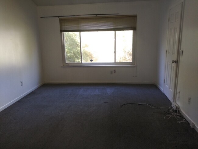 Photo - 1491 Devon Mill Way