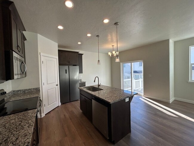 Photo - 3 Bedroom 2.5 Bathroom Townhome in Lehi!