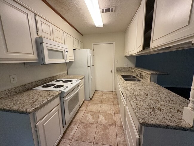 Photo - 629 W Ridge Dr
