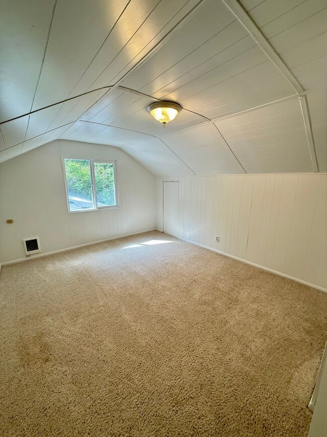 3 bed 1 one bath house with yard - 3 bed 1 one bath house with yard