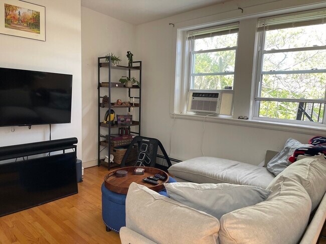 Photo - 595 Tremont St Unit 4