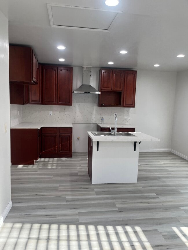 Photo - 1117 N Sycamore Ave