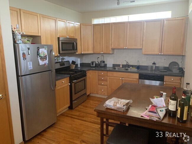 Building Photo - 1316 N Rockwell-2 Unit 2 Rental
