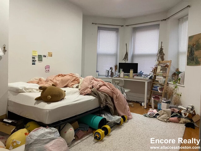 Photo - 64 Louis Prang St Unit 3