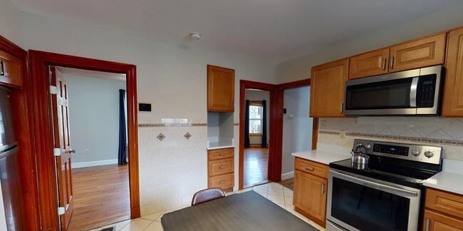 Building Photo - 6 Cawfield St Unit 3