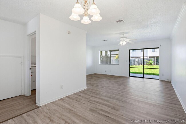 2305 Seaside Dr