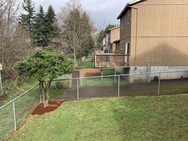 Photo - 3 bedroom, 2 1/2 bath home in quiet Scappoose neighborhood near parks