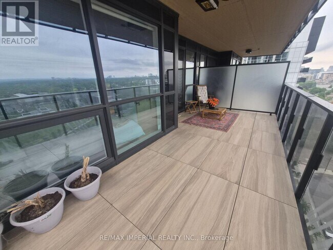 Photo - 27 McMahon Dr Unit 2011