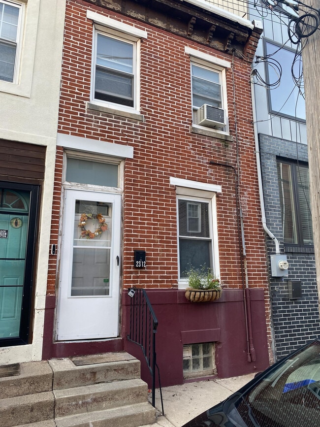 Building Photo - 2312 Mercer St