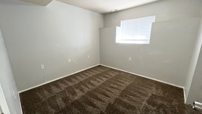Photo - 5 Bedroom / 2 Bathroom house in Sandy