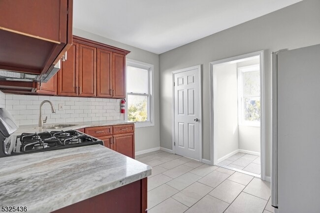 Photo - 142 Seymour Ave Unit 2R