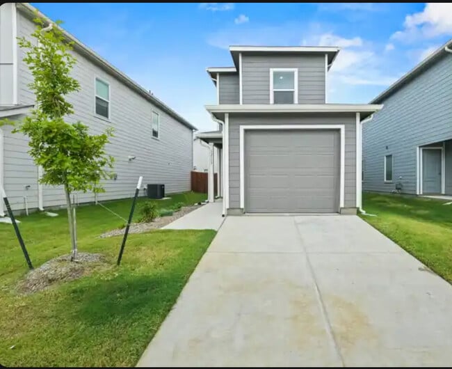 Vista frontal - 726 Sandhill Crane Ln Unidad A