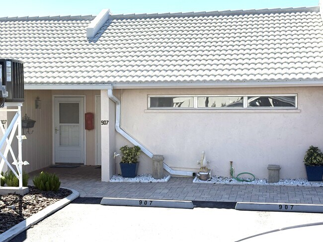 Photo - 907 Gibbs Rd