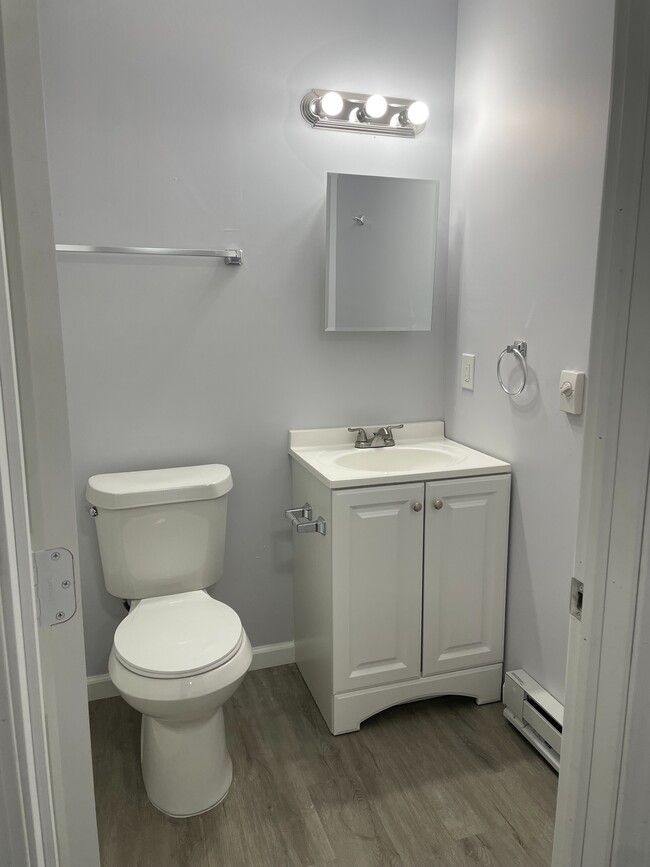 Bathroom - MLK Flatz