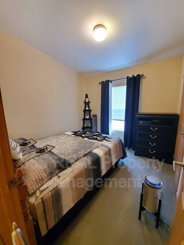 Photo - 644 School House Dr