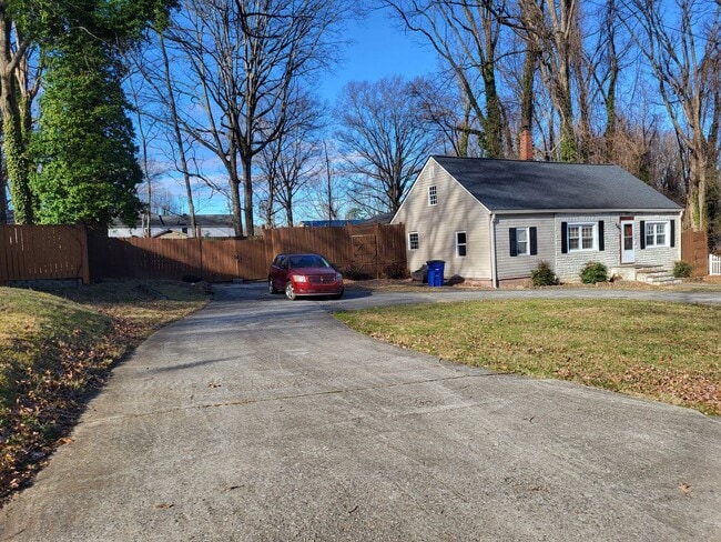 Building Photo - Now Available – Charming Historic 3BR/2BA Home in Winston-Salem
