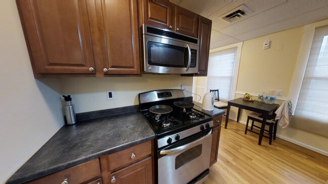 Building Photo - 363 Beacon St Rental