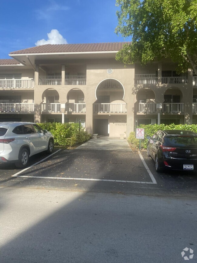 Building Photo - 100 Royal Palm Way Unit 107 Rental