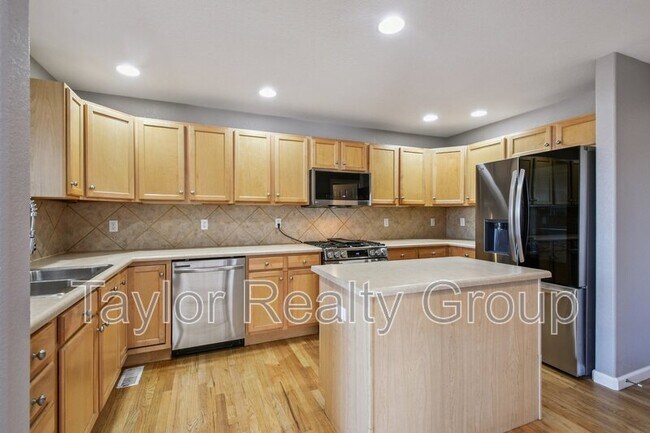 Photo - 22951 E Roxbury Dr