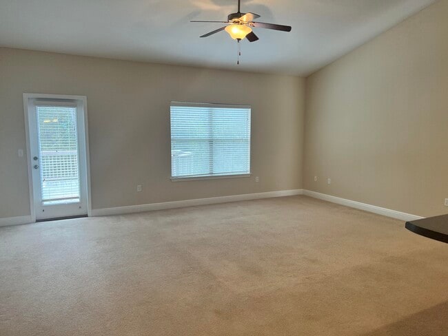 Photo - 123 Crab Apple Ave