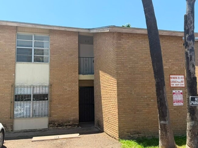 Building Photo - 5302 Springfield Ave Unit 213