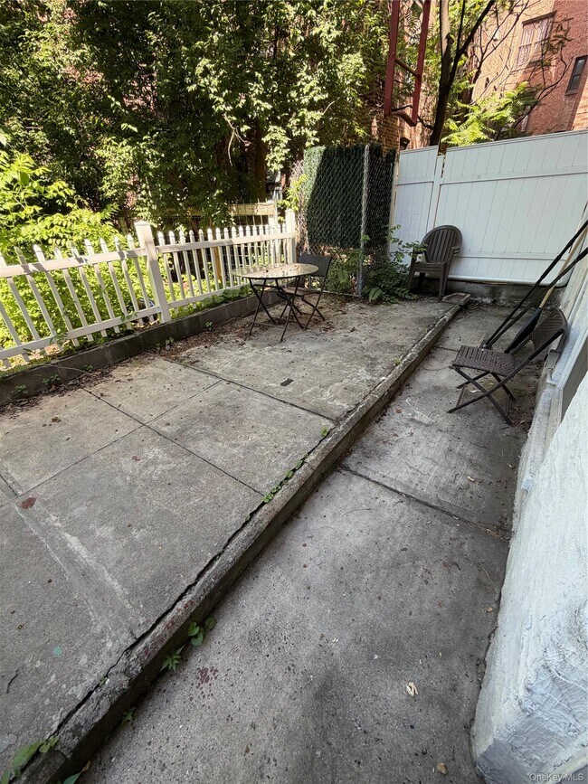 Photo - 646 W 207th St Unit 1