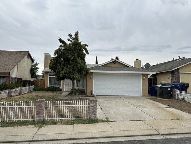 charming 4-bedroom, 2-bathroom home locate... - charming 4-bedroom, 2-bathroom home locate...