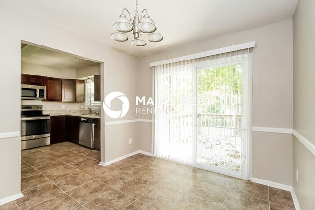 Photo - 3 Bedroom Pet-Friendly Home in Louisville, KY with Main Street Renewal