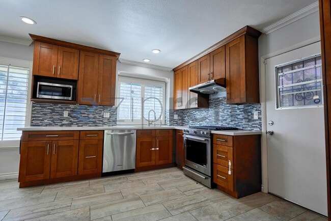 Photo - 1334 Birchcrest Ave