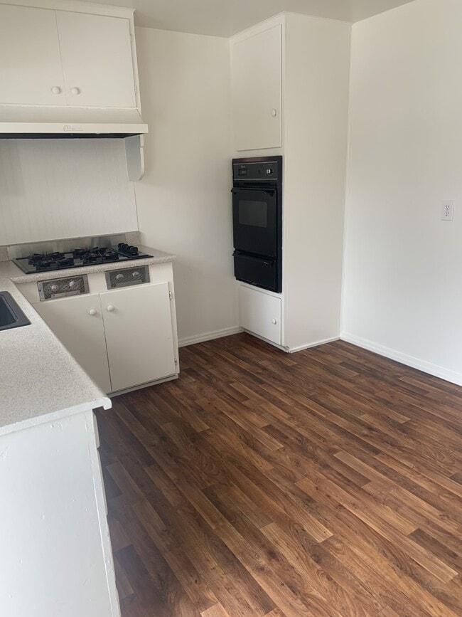 Photo - 115 N D St Unidad B