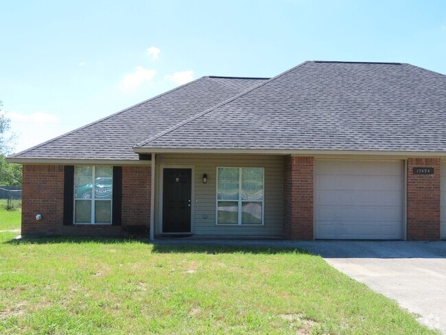 Building Photo - Beautiful 3 Bedroom, 2 Bath Duplex in Lind... Rental
