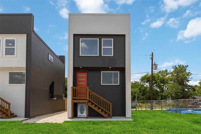 Photo - 2112 Des Chaumes St