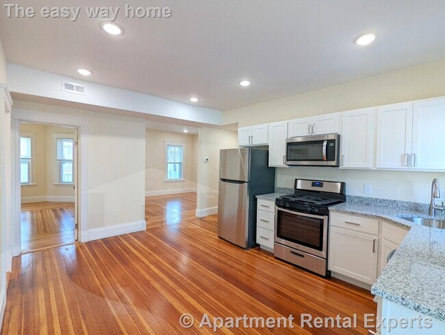Photo - 8-10 Lowell Cir Unit #2 Unidad #2
