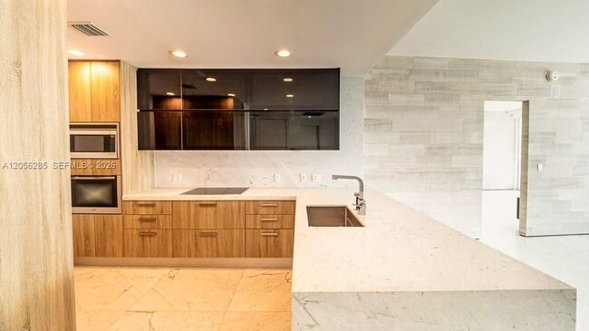 Photo - 200 Biscayne Blvd Way Unidad 5104