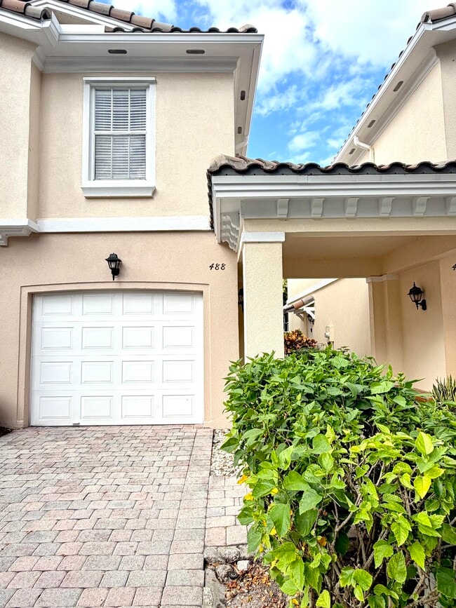 Photo - 488 Capistrano Dr